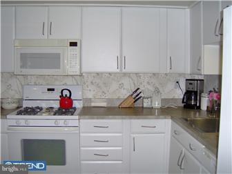 1365 Beaver Road Southampton, PA 18966 - Photo 8 of 12 Kitchen
