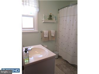 640 Colebrook Road Philadelphia, PA 19115 - Photo 10 of 12 Bathroom