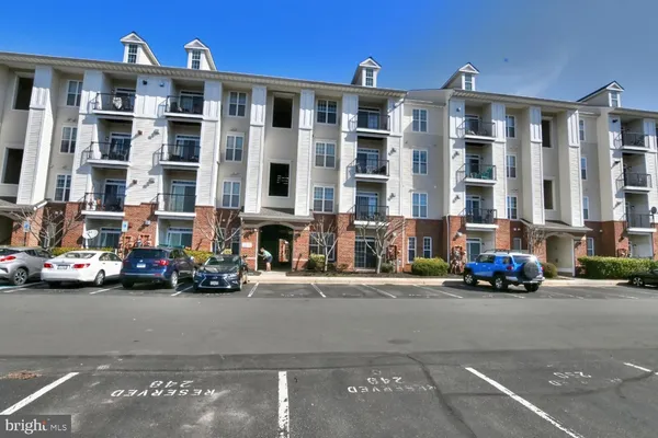 $2,750 | 21216 McFadden Square, Unit 108, Sterling, VA 20165