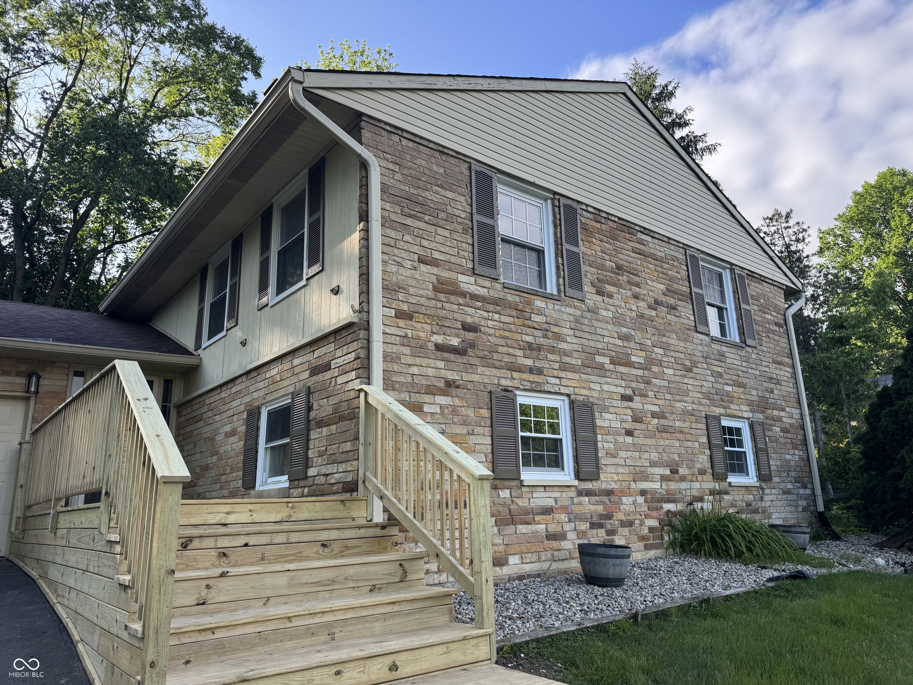 6824 Sargent Road Indianapolis, IN 46256 - Photo 4 of 42