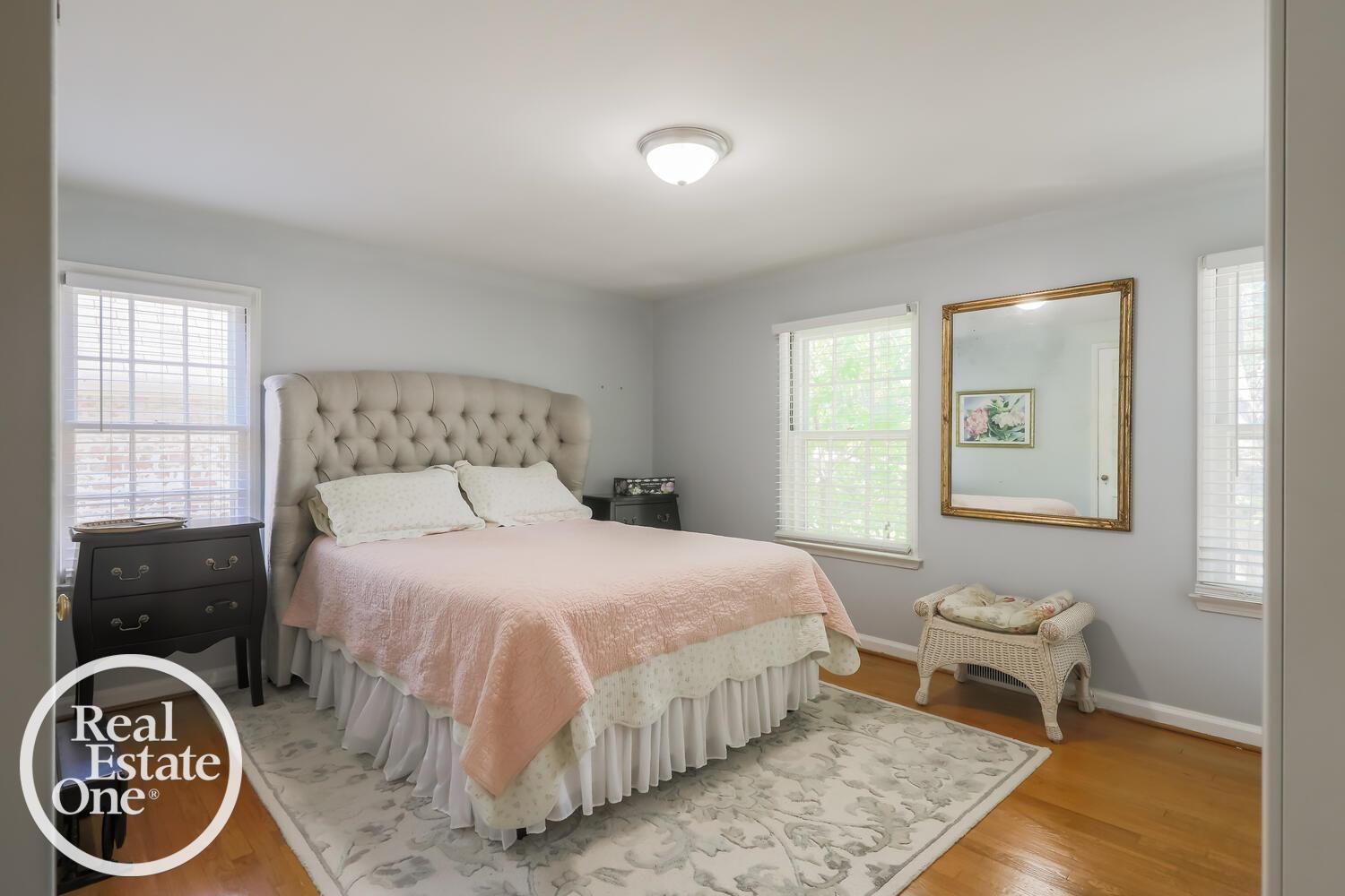 279 Merriweather Road Grosse Pointe, MI 48236 - Photo 22 of 32 Primary Bedroom