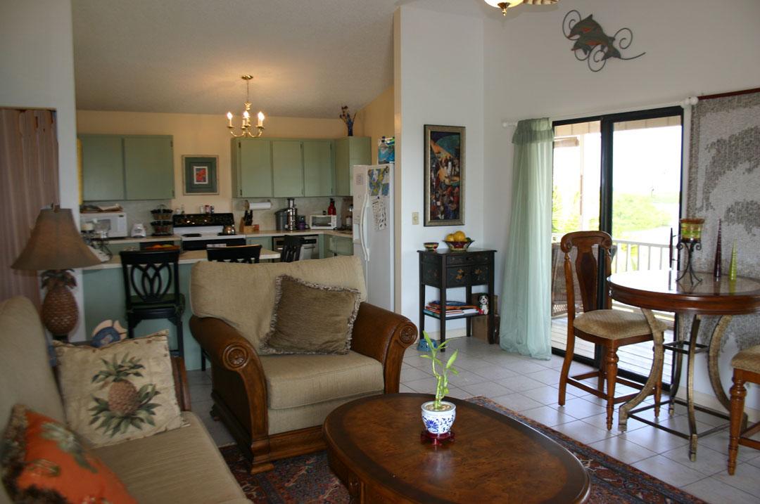 116 La Paloma Road Key Largo, FL 33037 - Photo 6 of 11 living room