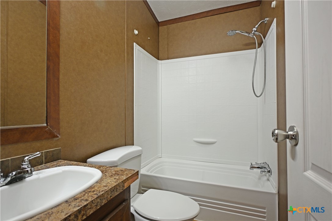 1339 Wald Road, Unit 33 New Braunfels, TX 78132 - Photo 14 of 27 Hallway Bathroom