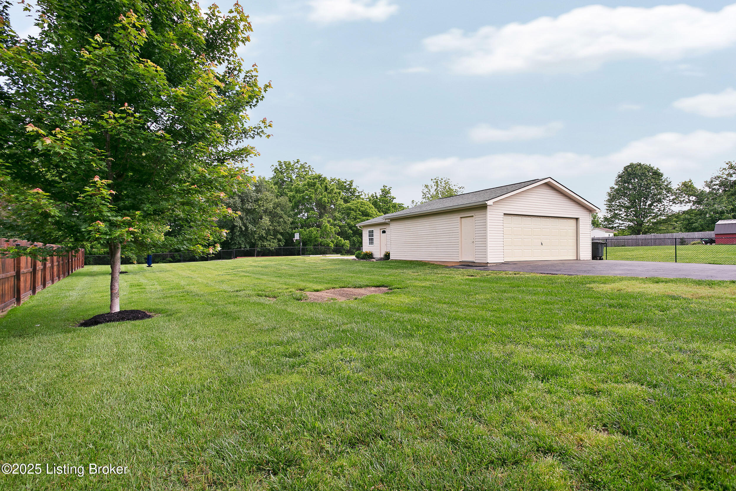 2617 Greenbriar Road Mount Washington, KY 40047 - Photo 5 of 26 2617GreenbriarRd-7