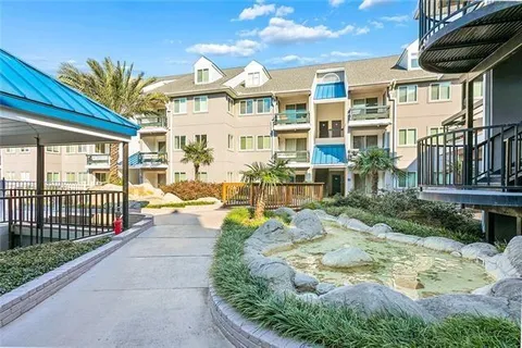 $298,000 | 420 Metairie-Hammond Highway, Unit 102, Metairie, LA 70005