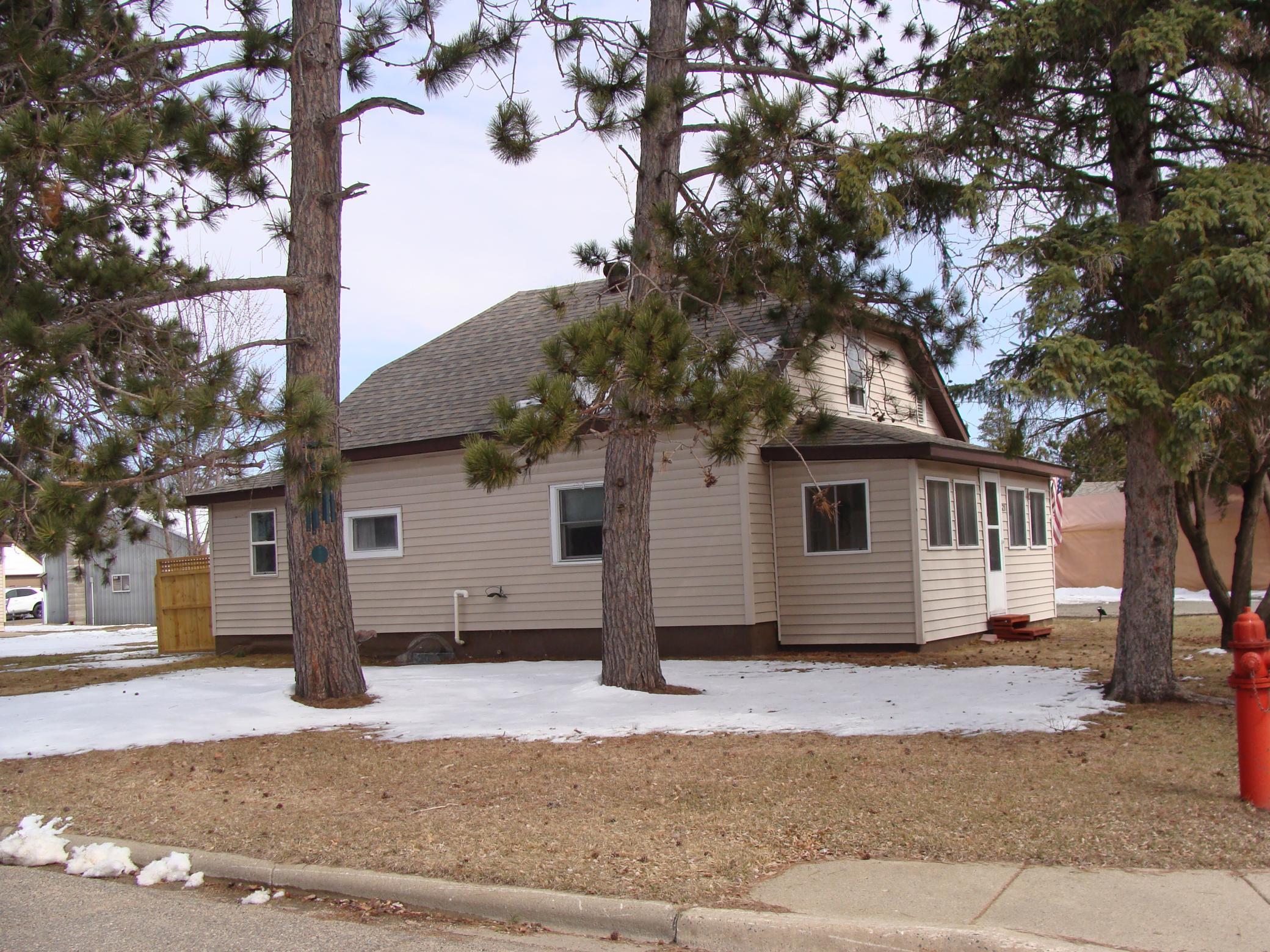 621 Wisconsin Avenue Southwest Staples, MN 56479 - Photo 3 of 38