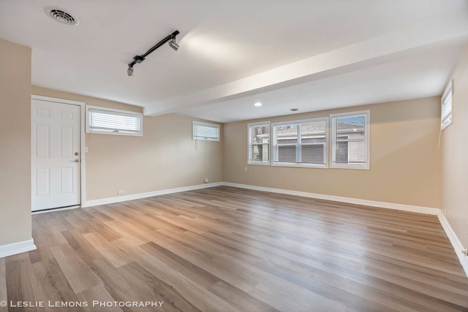 4949 Paxton Road Oak Lawn, IL 60453 - Photo 13 of 29 a view of empty room with wooden floor and fan