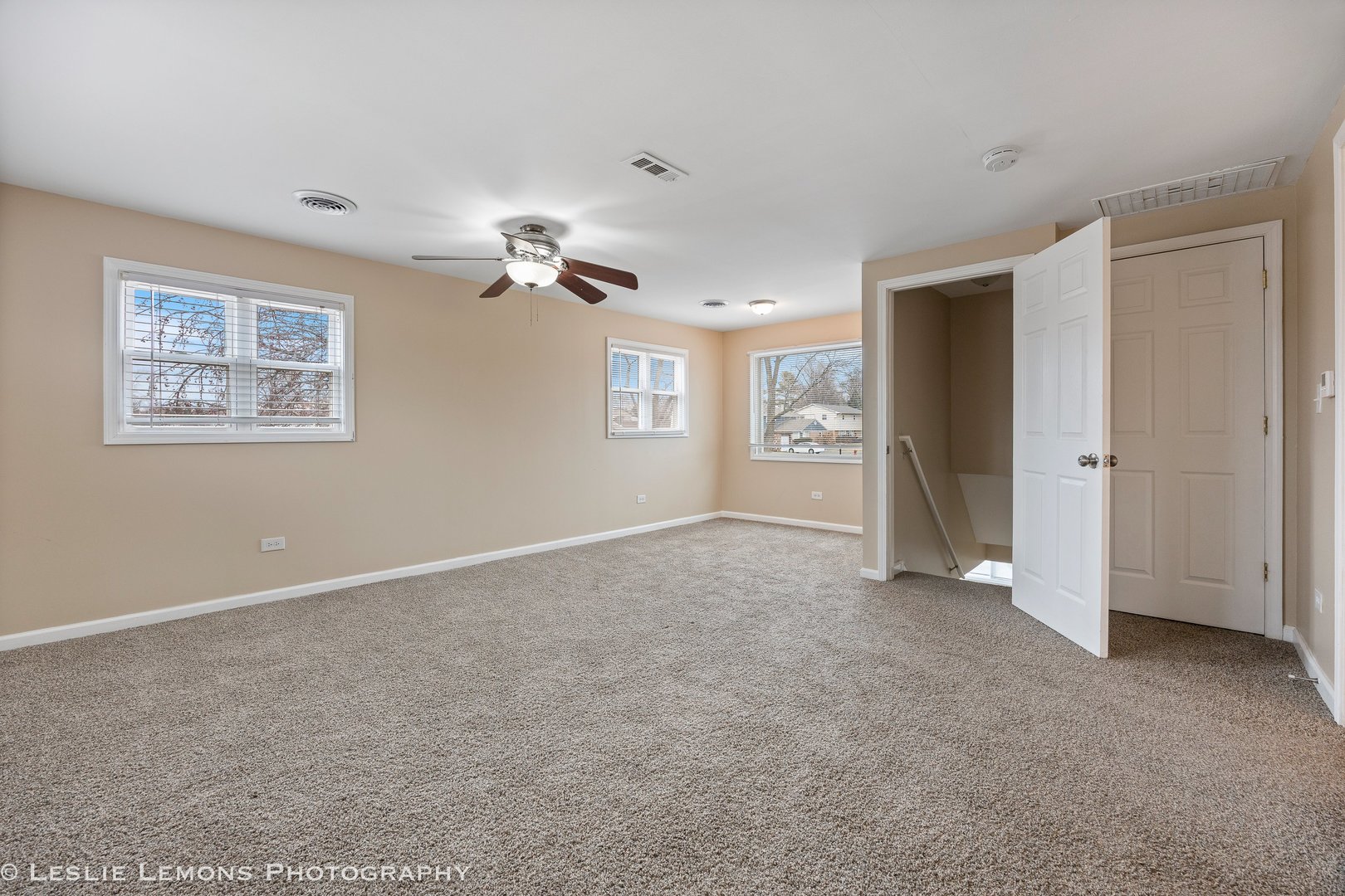 4949 Paxton Road Oak Lawn, IL 60453 - Photo 18 of 29 a view of empty room with a ceiling fan