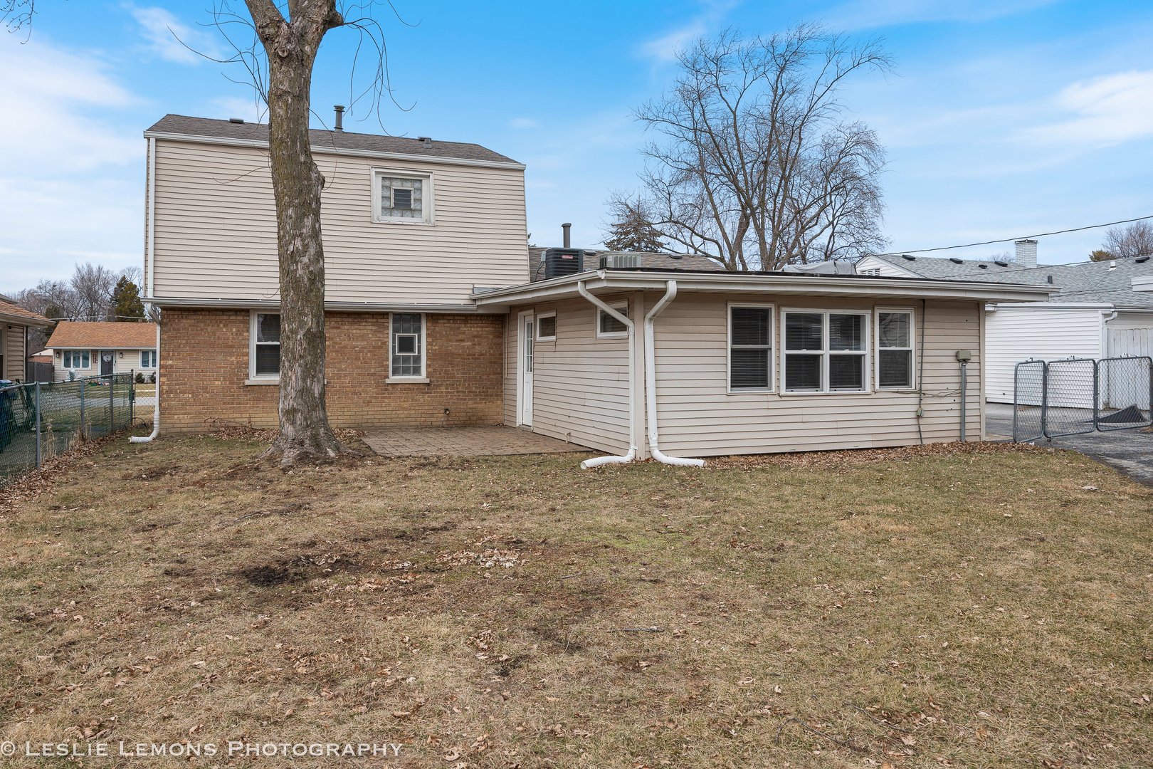 4949 Paxton Road Oak Lawn, IL 60453 - Photo 23 of 29 a front view of a house with garden