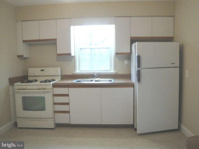 9702 Harford Road Baltimore, MD 21234 - Photo 11 of 17