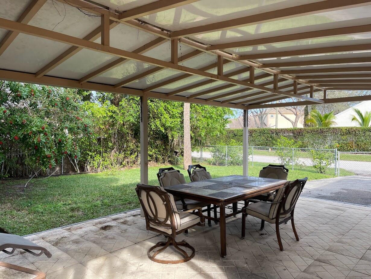 1001 Comanche Street Jupiter, FL 33458 - Photo 32 of 35 Back Patio