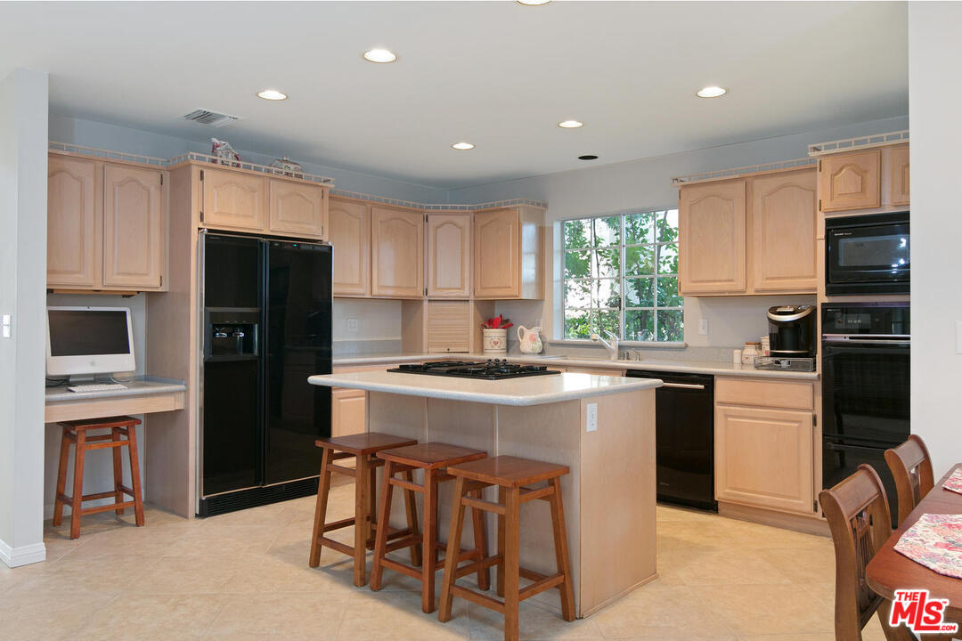 618 Sinaloa Road Simi Valley, CA 93065 - Photo 13 of 41 Gallery Image 13