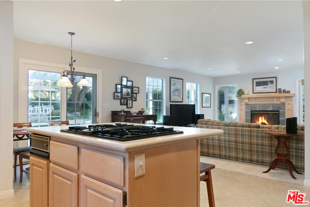 618 Sinaloa Road Simi Valley, CA 93065 - Photo 14 of 41 Gallery Image 14