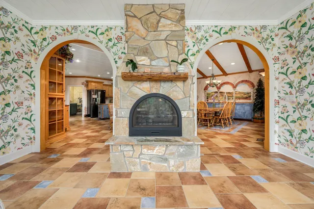 $1,299,900 | 122 Creekside Lane, Woodbury, TN 37190