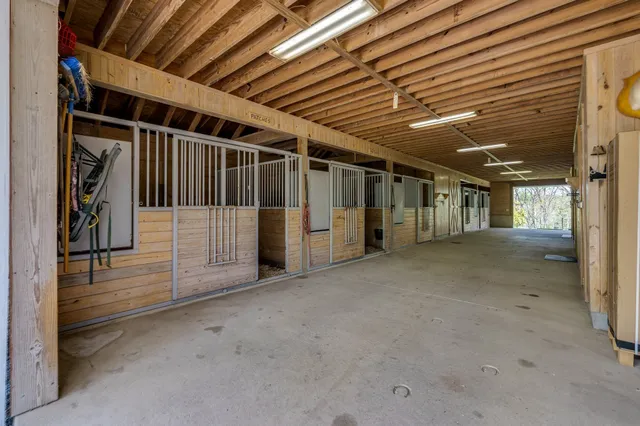 $1,299,900 | 122 Creekside Lane, Woodbury, TN 37190