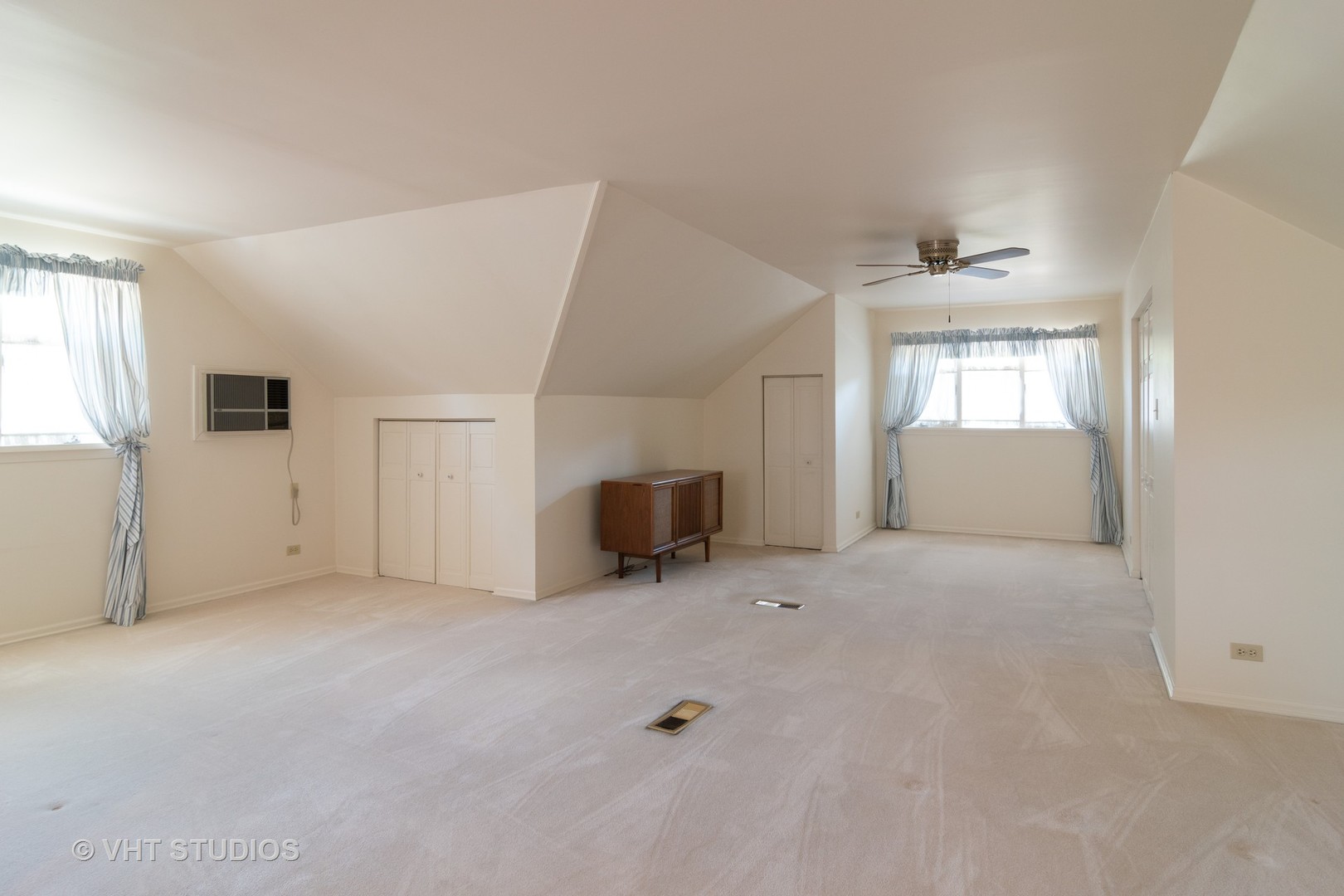 361 Olmsted Road Riverside, IL 60546 - Photo 13 of 16