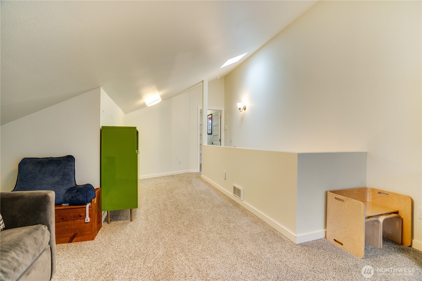 10319 Midvale Avenue North, Unit A Seattle, WA 98133 - Photo 26 of 34