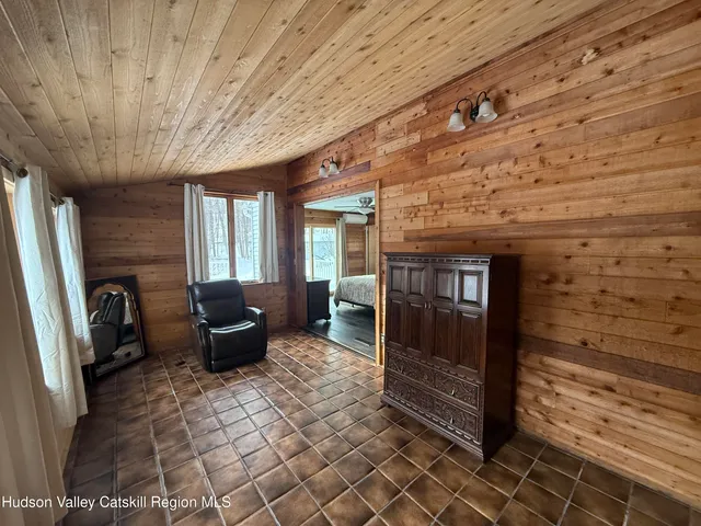 $3,500 | 29 North Drive, West Hurley, NY 12491