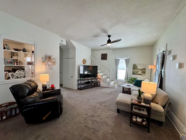 $199,500 | 607 Kansas Street, Burlington, KS 66839