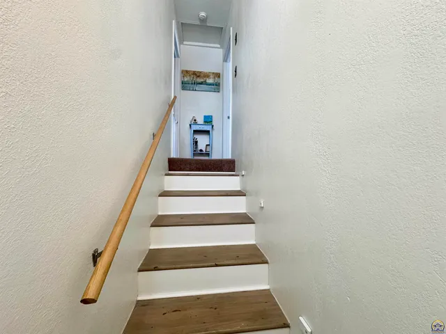 $199,500 | 607 Kansas Street, Burlington, KS 66839