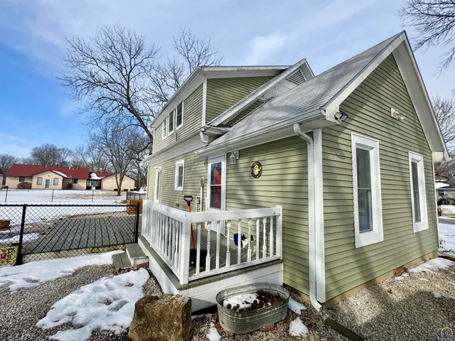 $199,500 | 607 Kansas Street, Burlington, KS 66839