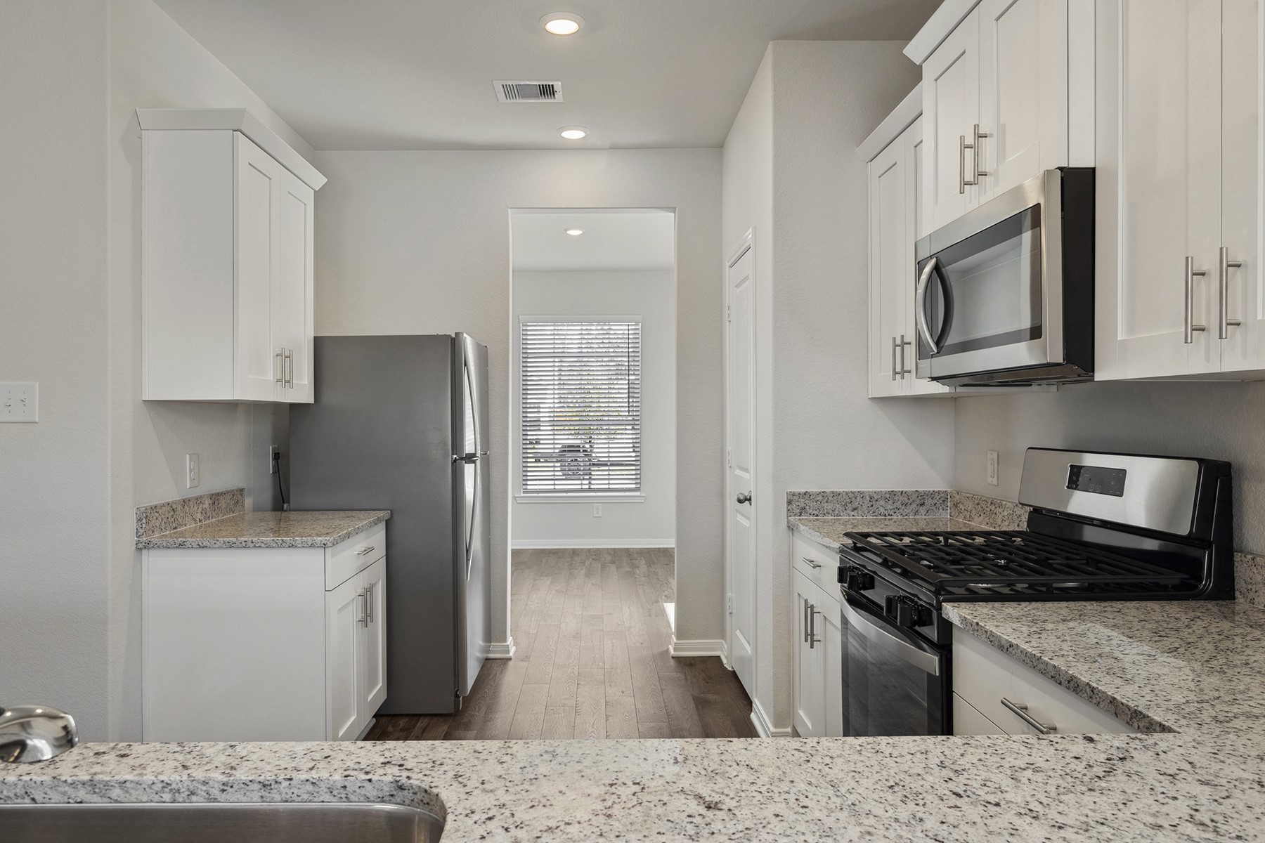 10442 Red Cardinal Drive Cleveland, TX 77328 - Photo 7 of 24