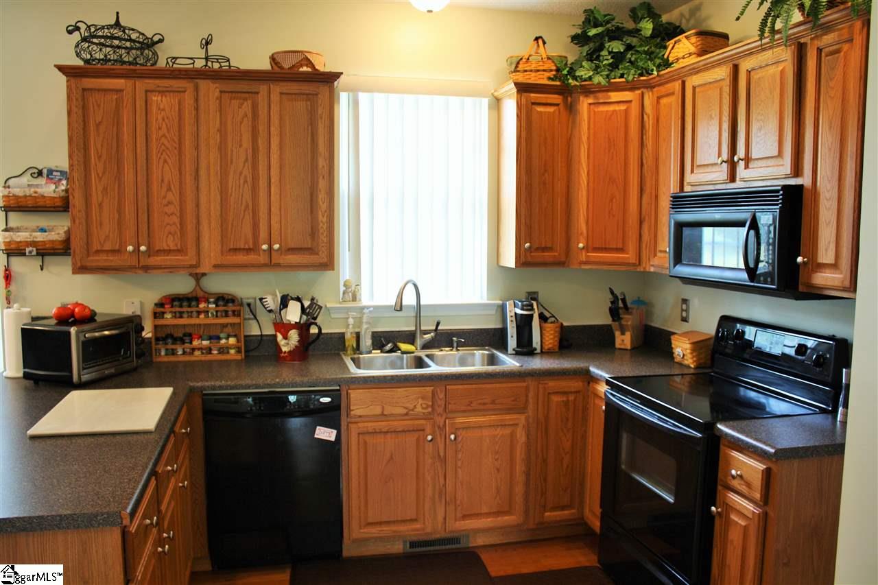 64 Loftis Road Travelers Rest, SC 29690 - Photo 3 of 33