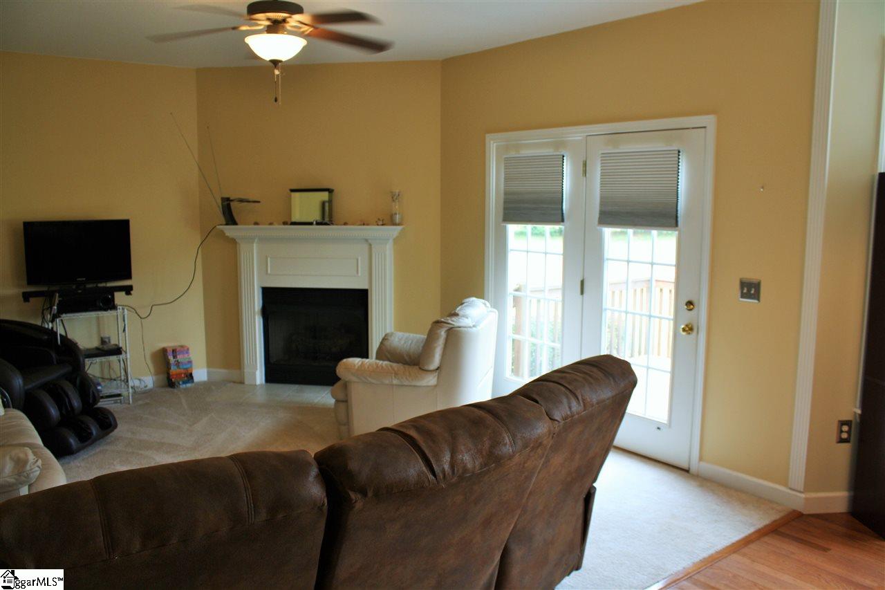 64 Loftis Road Travelers Rest, SC 29690 - Photo 8 of 33