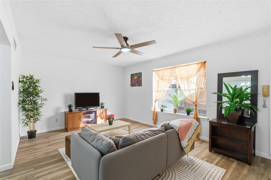 5817 Sandhurst Lane, Unit B Dallas, TX 75206 - Photo 14 of 27