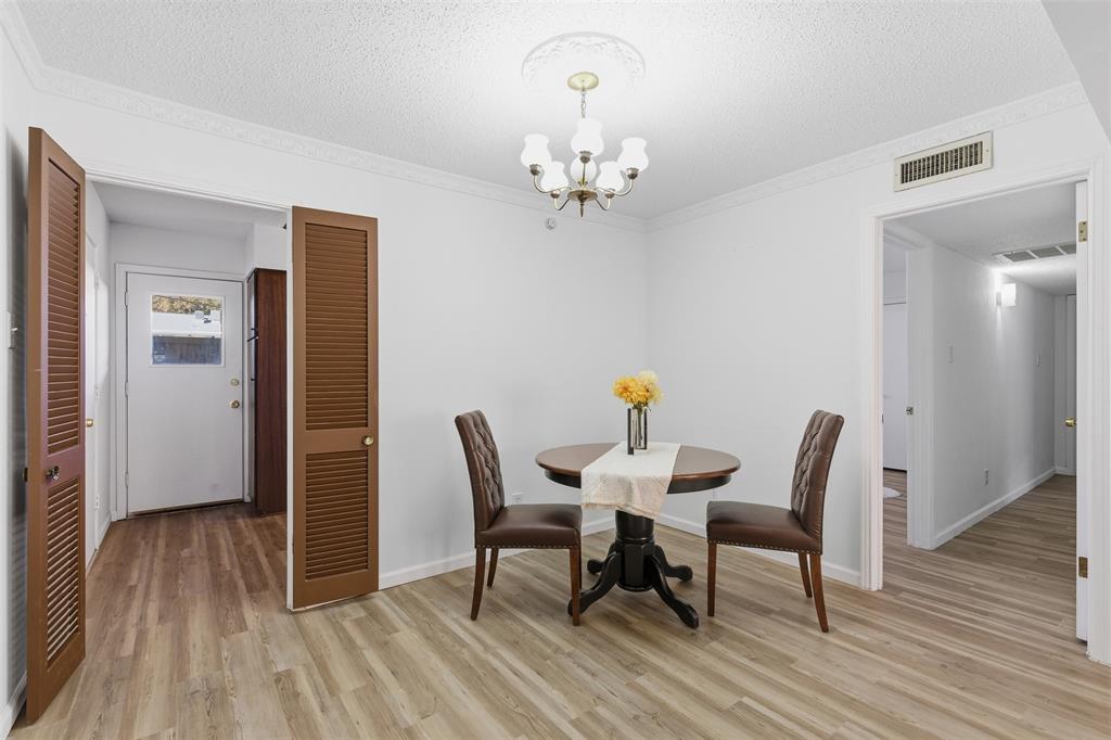 5817 Sandhurst Lane, Unit B Dallas, TX 75206 - Photo 16 of 27