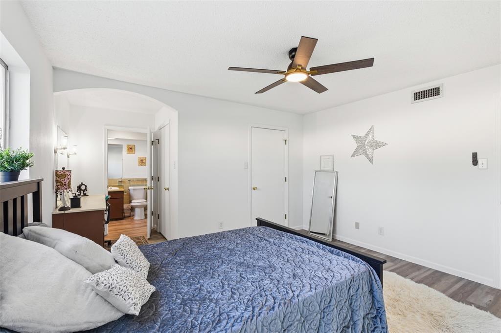 5817 Sandhurst Lane, Unit B Dallas, TX 75206 - Photo 4 of 27