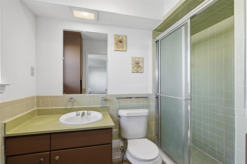 5817 Sandhurst Lane, Unit B Dallas, TX 75206 - Photo 6 of 27
