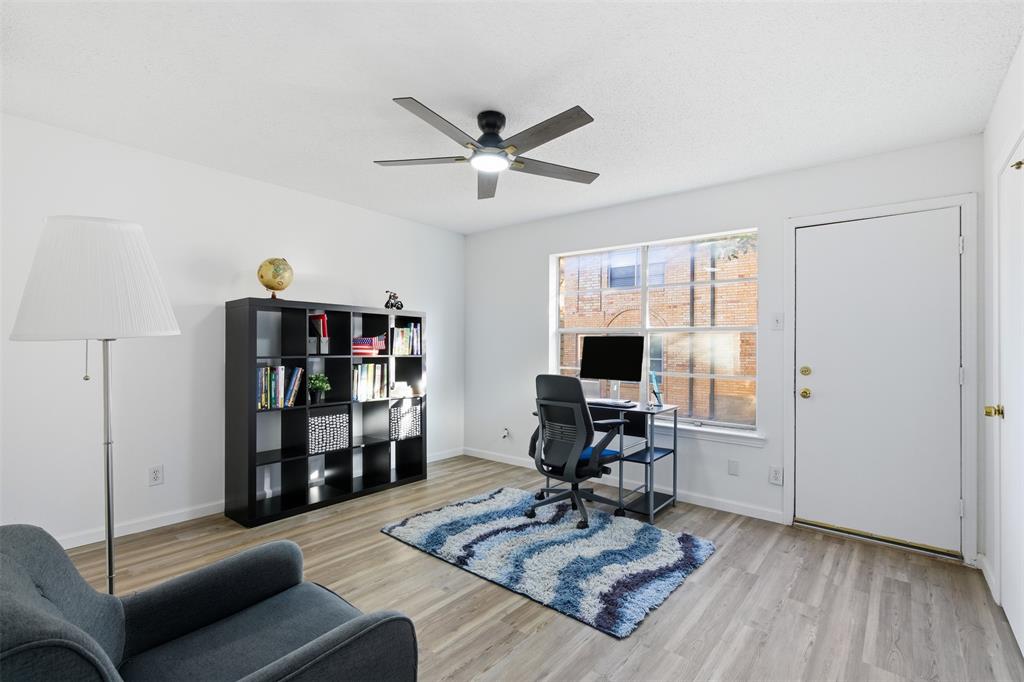 5817 Sandhurst Lane, Unit B Dallas, TX 75206 - Photo 7 of 27