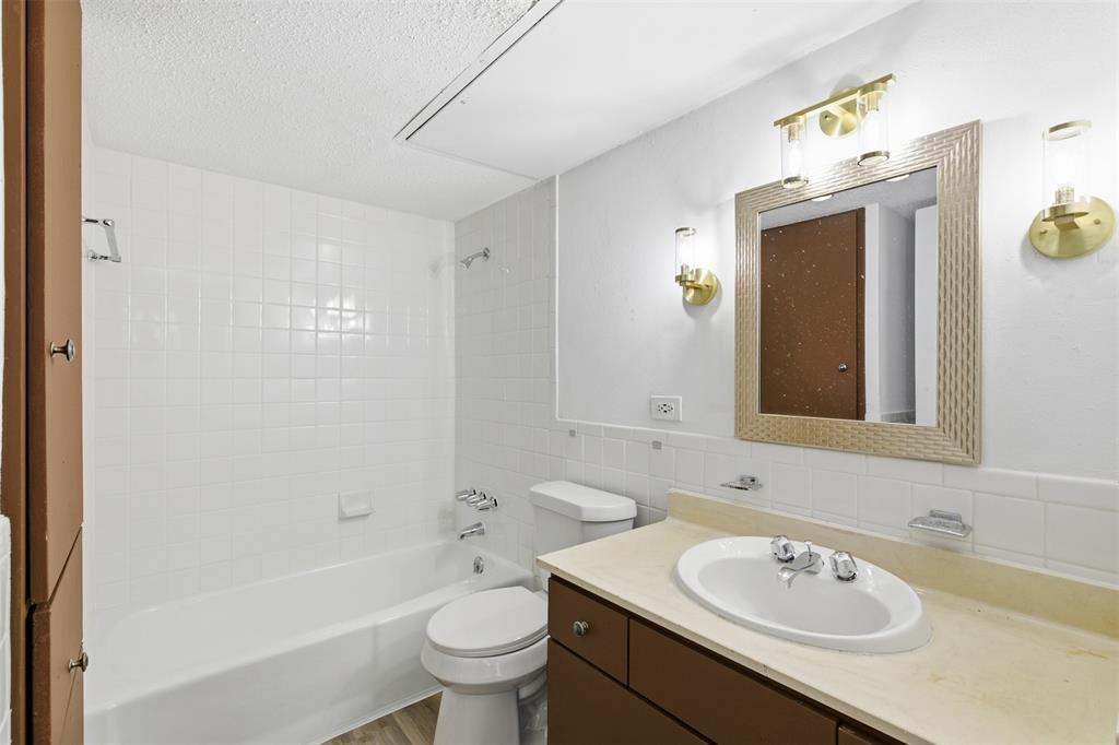 5817 Sandhurst Lane, Unit B Dallas, TX 75206 - Photo 9 of 27