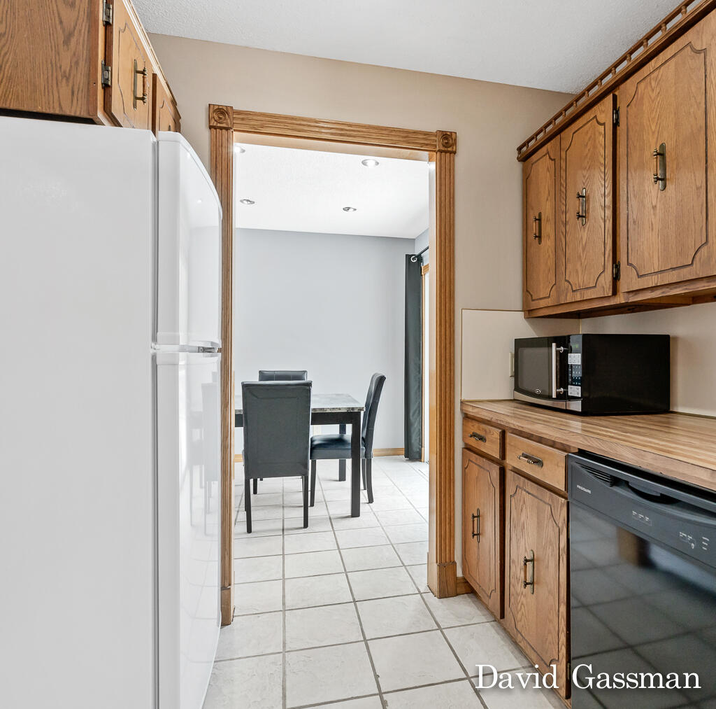 4765 Anderson Road Muskegon, MI 49445 - Photo 13 of 37 4765Anderson16Lores