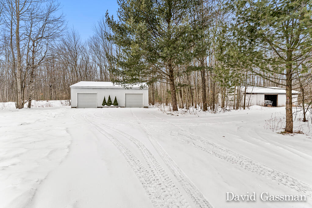 4765 Anderson Road Muskegon, MI 49445 - Photo 4 of 37 4765Anderson03Lores