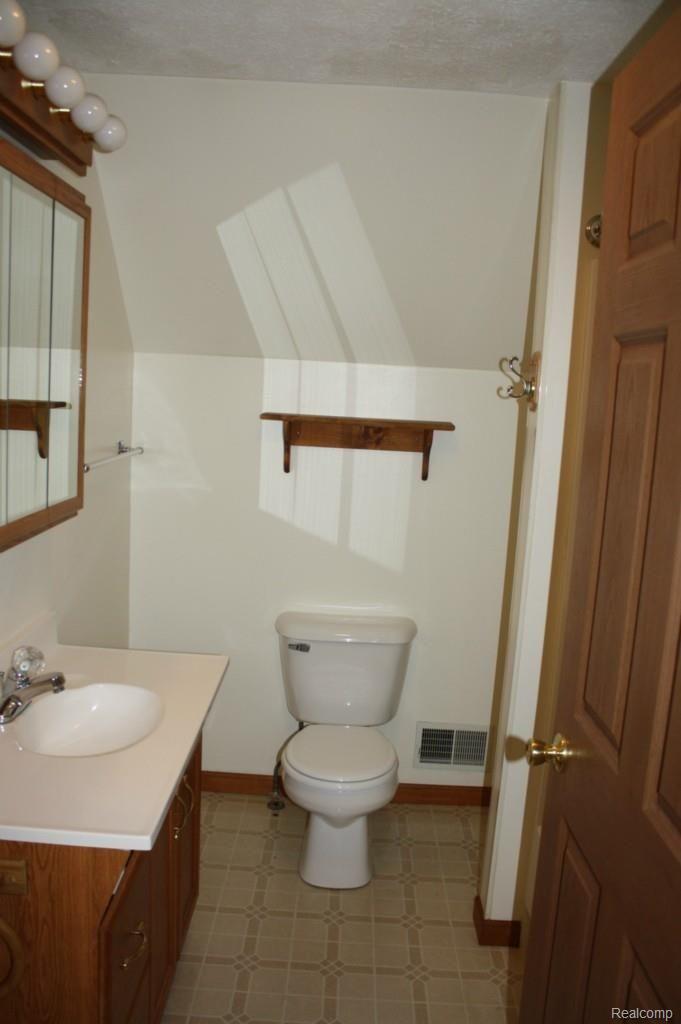 16145 Murray Road Byron, MI 48418 - Photo 4 of 20 16145 Murray Rd. & family photos 021