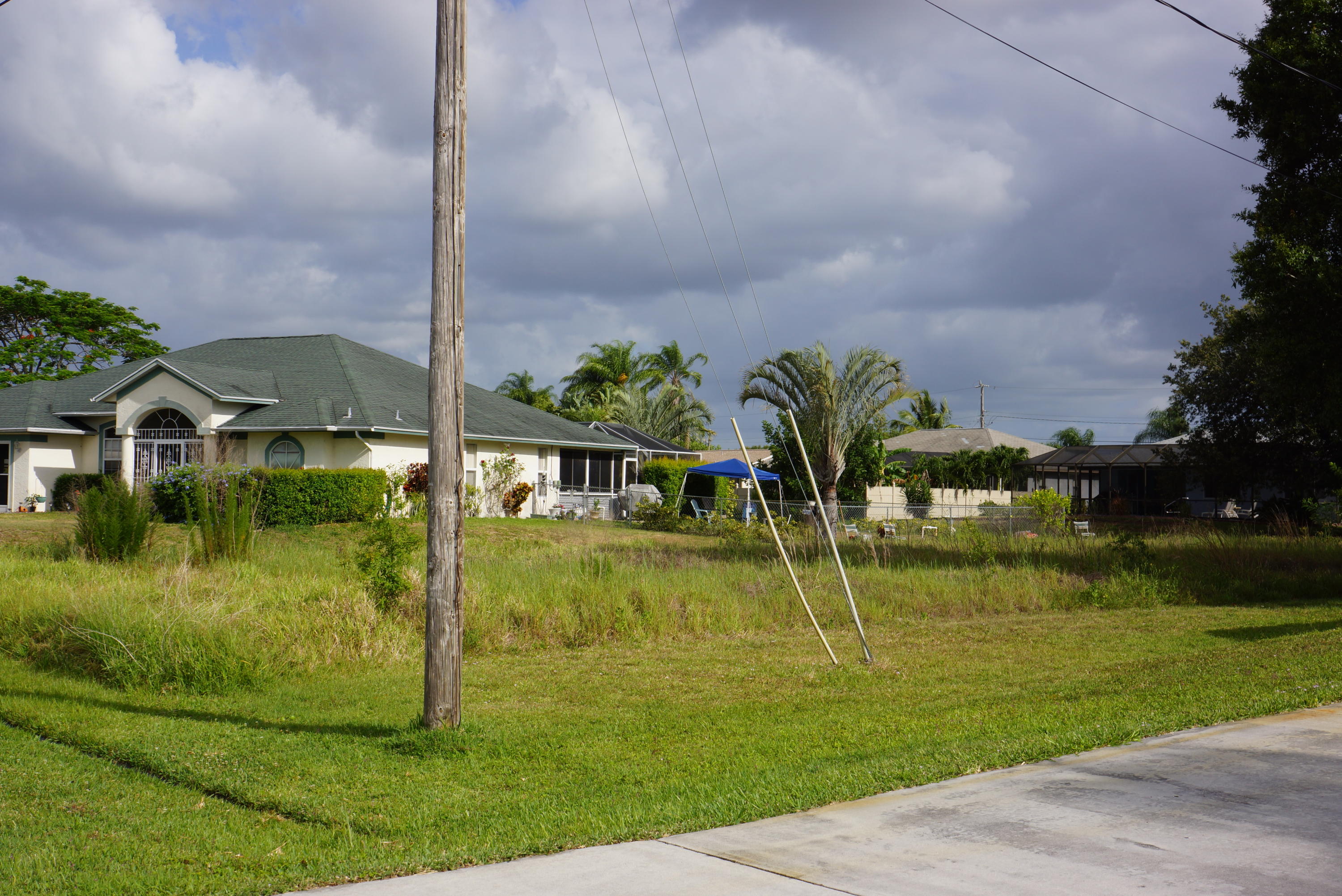 305 Southeast Fisk Road Port St. Lucie, FL 34984 - Photo 3 of 6 DSC02380