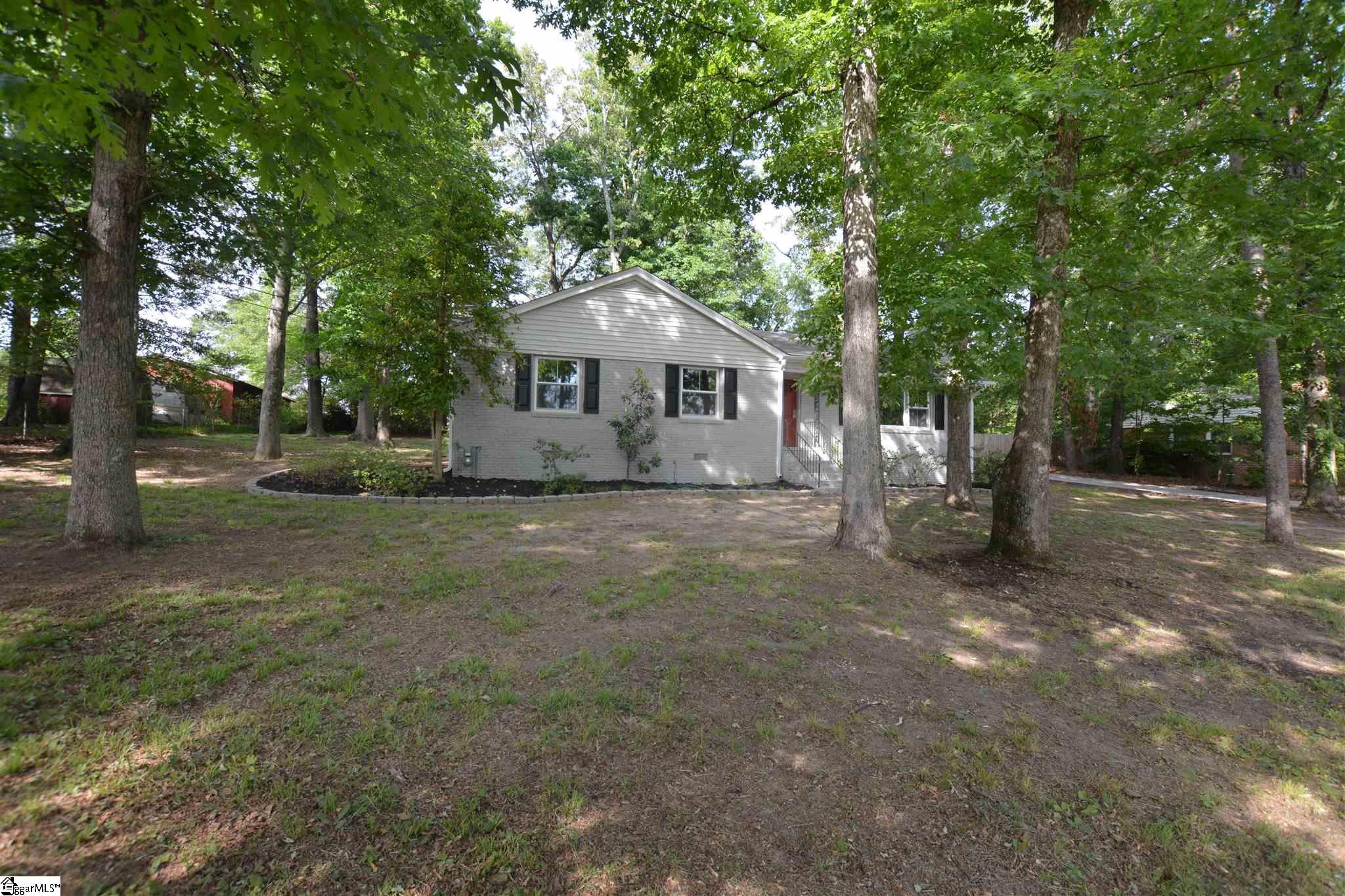 312 Richbourg Road Greenville, SC 29615 - Photo 2 of 27 Gallery Image 2