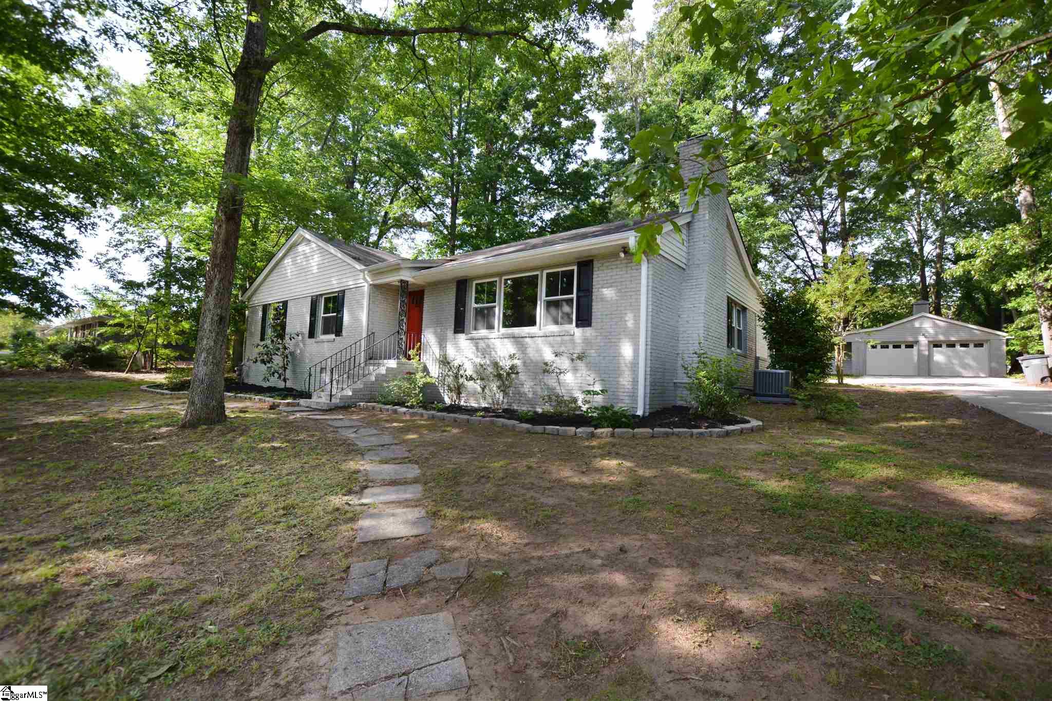312 Richbourg Road Greenville, SC 29615 - Photo 3 of 27 Gallery Image 3