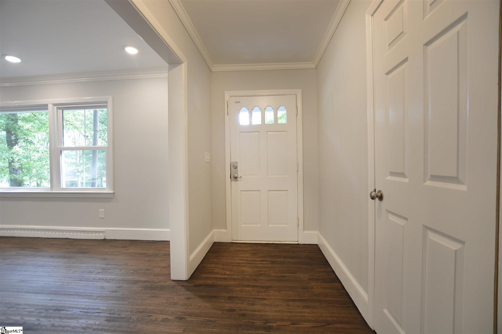 312 Richbourg Road Greenville, SC 29615 - Photo 5 of 27 Gallery Image 5