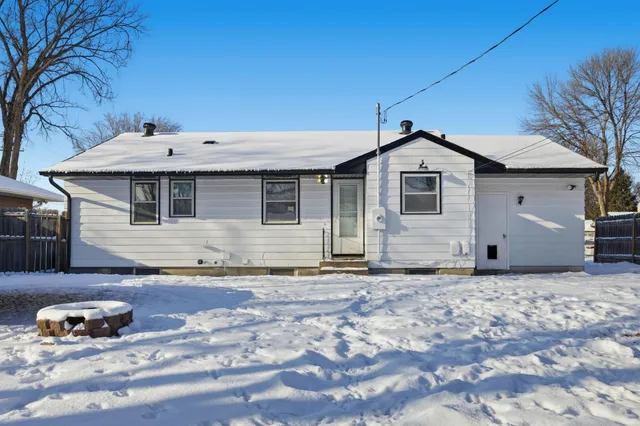 $275,000 | 1905 9th Street North, Fargo, ND 58102