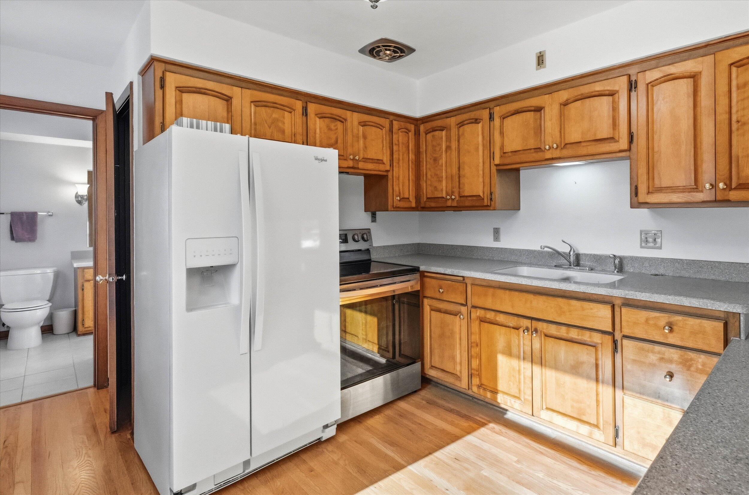 311 South High Street Port Washington, WI 53074 - Photo 9 of 35 08-Kitchen