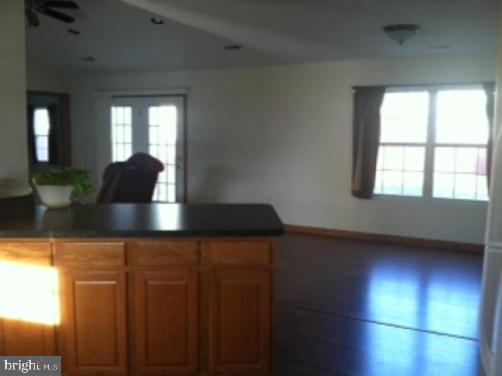 203 Goldenrod Road Winchester, VA 22602 - Photo 5 of 30 Interior (General)