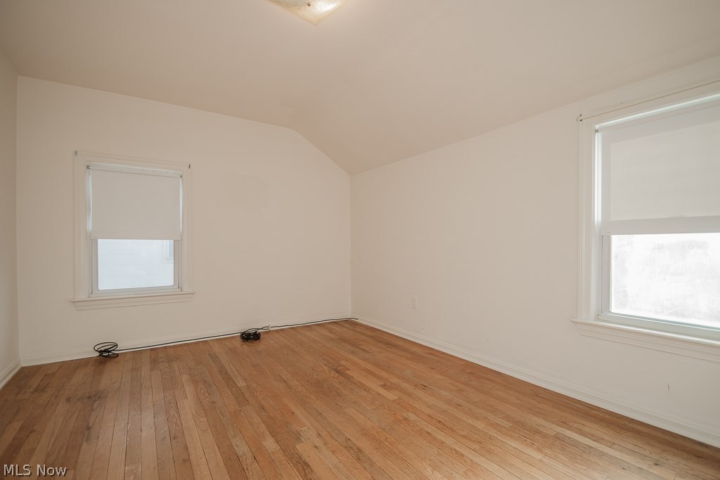 4502 Laurel Road Cleveland, OH 44121 - Photo 10 of 31