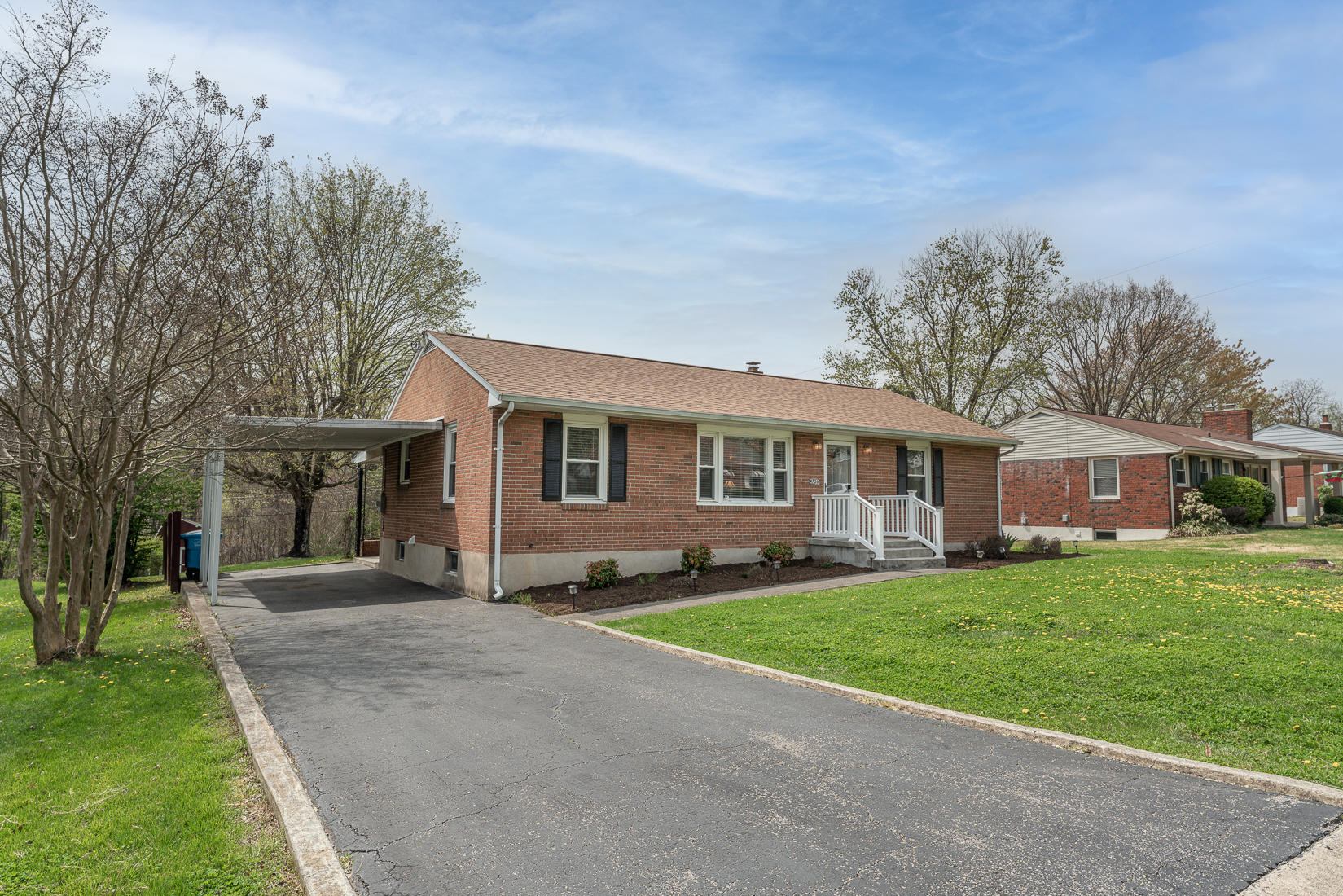 4736 Showalter Road Northwest Roanoke, VA 24017 - Photo 2 of 46 Brick Ranch