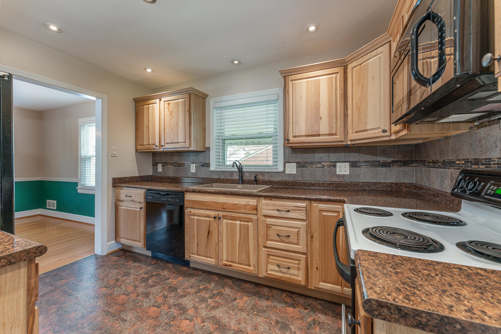 4736 Showalter Road Northwest Roanoke, VA 24017 - Photo 13 of 46 Kitchen