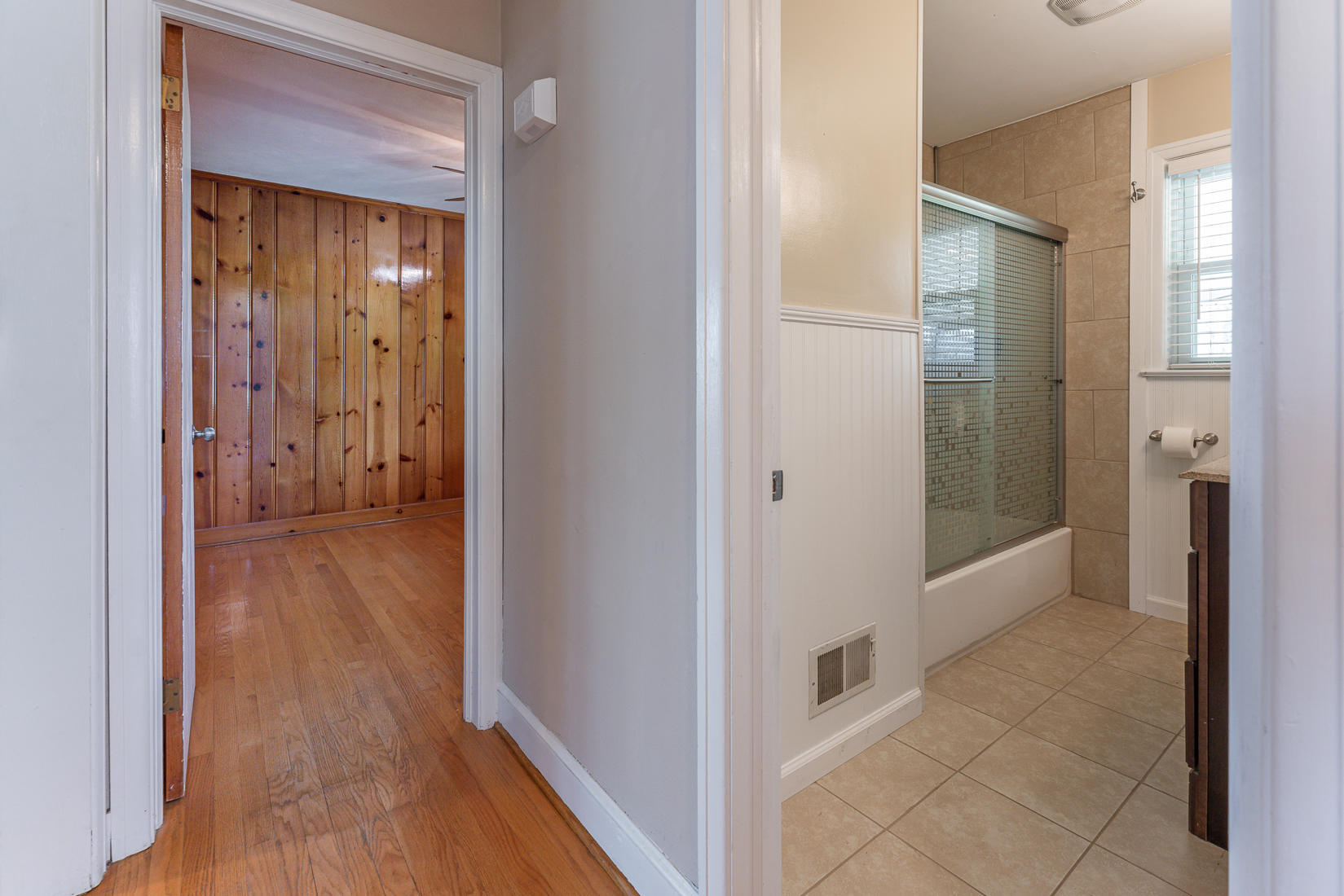 4736 Showalter Road Northwest Roanoke, VA 24017 - Photo 19 of 46 Hallway/Bath