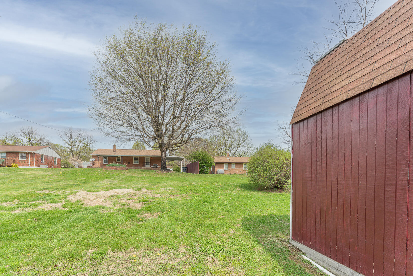 4736 Showalter Road Northwest Roanoke, VA 24017 - Photo 39 of 46 Home-yard view