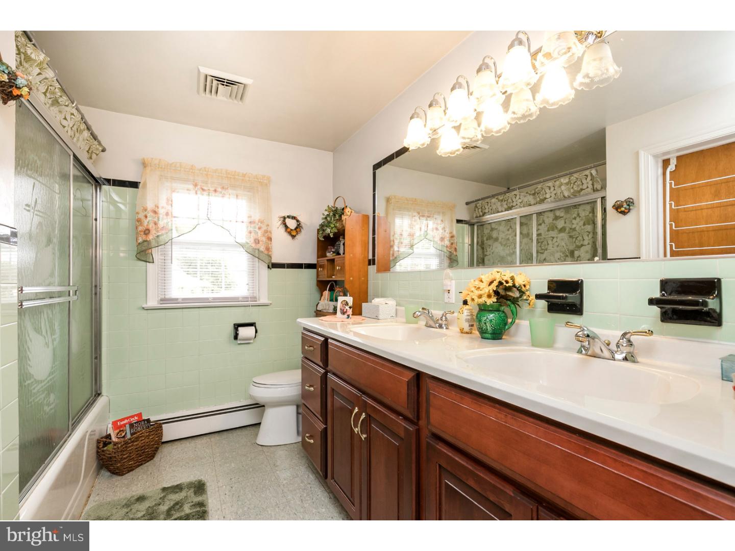 1037 Kulp Road Pottstown, PA 19465 - Photo 18 of 25 Bathroom